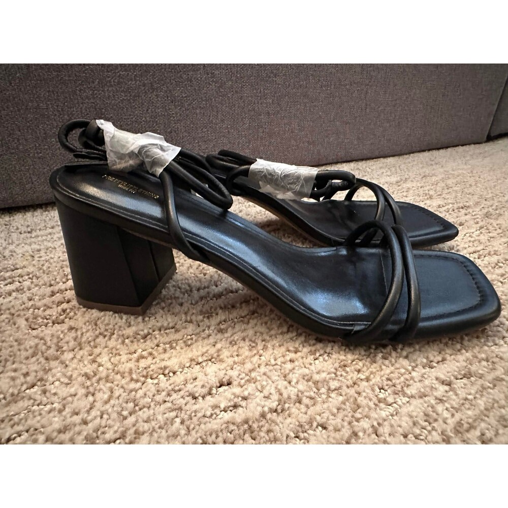 NWT PrettyLittleThing Black Wide Fit Square Toe Padded Low Block Heel US 7/UK 5 - Picture 3 of 8
